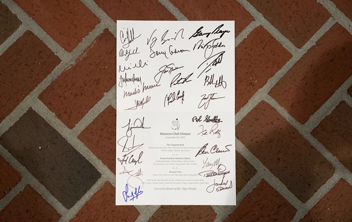 参加者たちのサインが入ったチャンピオンズディナーのメニュー（提供：Augusta-National-Golf-Club） 2021年 マスターズ 事前 サイン