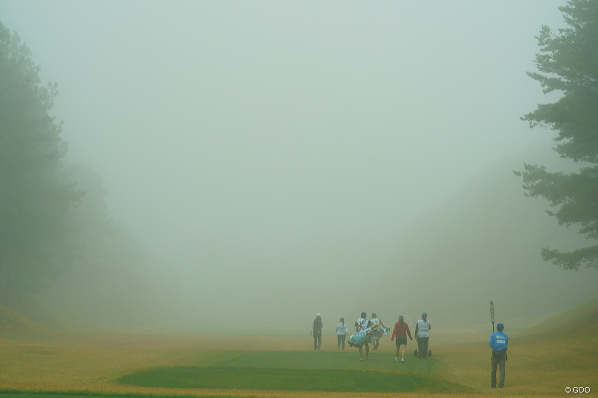 いきなり真っ白な霧に包まれ競技中断に 年 大王製紙エリエールレディスオープン 2日目 2番 フォトギャラリー Gdo