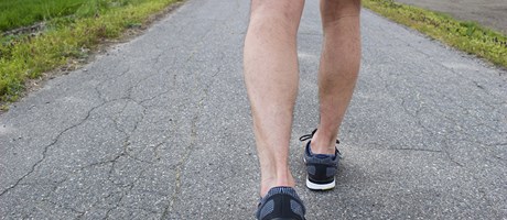 どうにもならない突然の激痛 足のつり に効く予防策と対処法 プラス1 Gdo ゴルフレッスン 練習 どうにもならない突然の激痛 足のつり に効く予防策と対処法 プラス1 Gdo ゴルフレッスン 練習