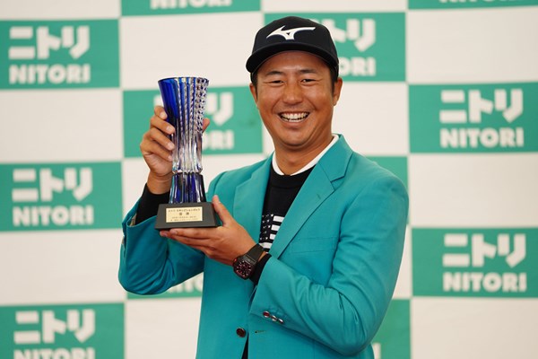 エキシビションマッチで優勝した小鯛竜也（JGTOimages）