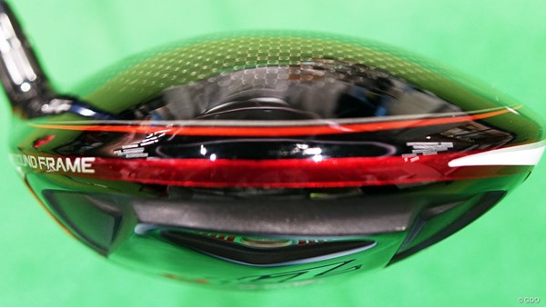 スリクソン ZX5 ドライバーを筒康博が試打「グローバル感満載」 「リバウンドフレーム」のロゴが入った赤ラインが目立つデザイン