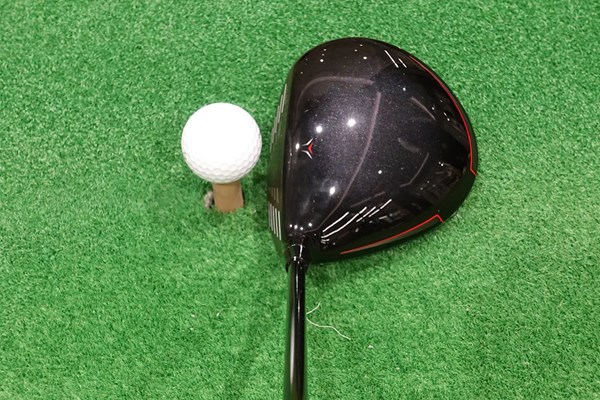 新製品レポート 本間ゴルフ ツアーワールド GS ドライバー 本間ゴルフらしいキレイなヘッド形状。フェース角はほぼスクエアで構えやすい