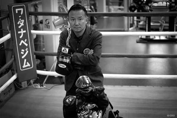 神藤太志 ボクシングジムにキャディバックと異色の光景