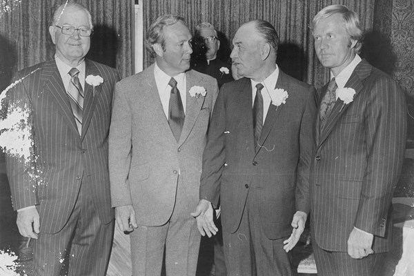 1973年2月に撮影された、左からバイロン・ネルソン、アーノルド・パーマー、ベン・ホーガン、ジャック・ニクラスの4ショット(Vernon Shibla／New York Post Archives (c) NYP Holdings, Inc. via Getty Images)