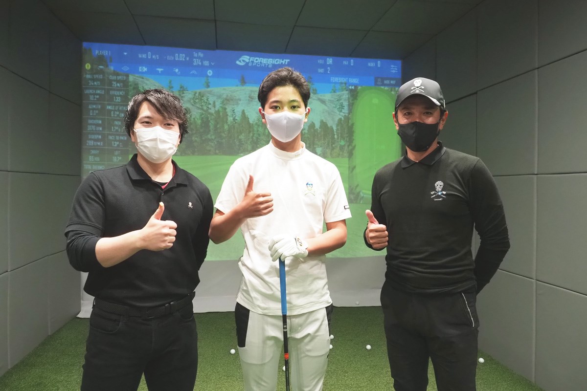 （左から）河野コーチ、清水君、矢野東