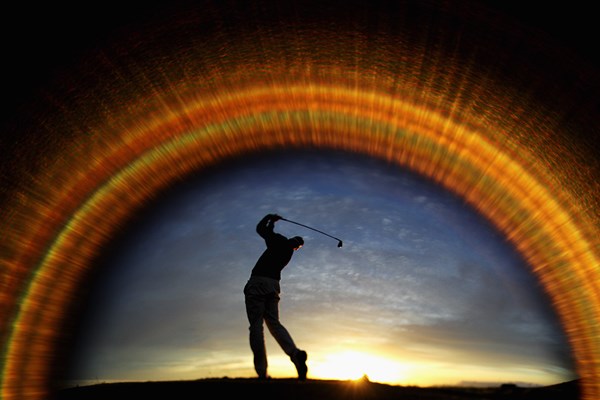 健康経営 健康になりながらゴルフも上達（ Dean Mouhtaropoulos Getty Images）