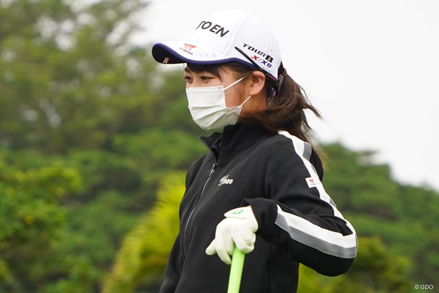 不織布 Or ウレタンそれとも 女子プロのマスクを 現場検証 国内女子ツアー Lpga Gdo ゴルフダイジェスト オンライン