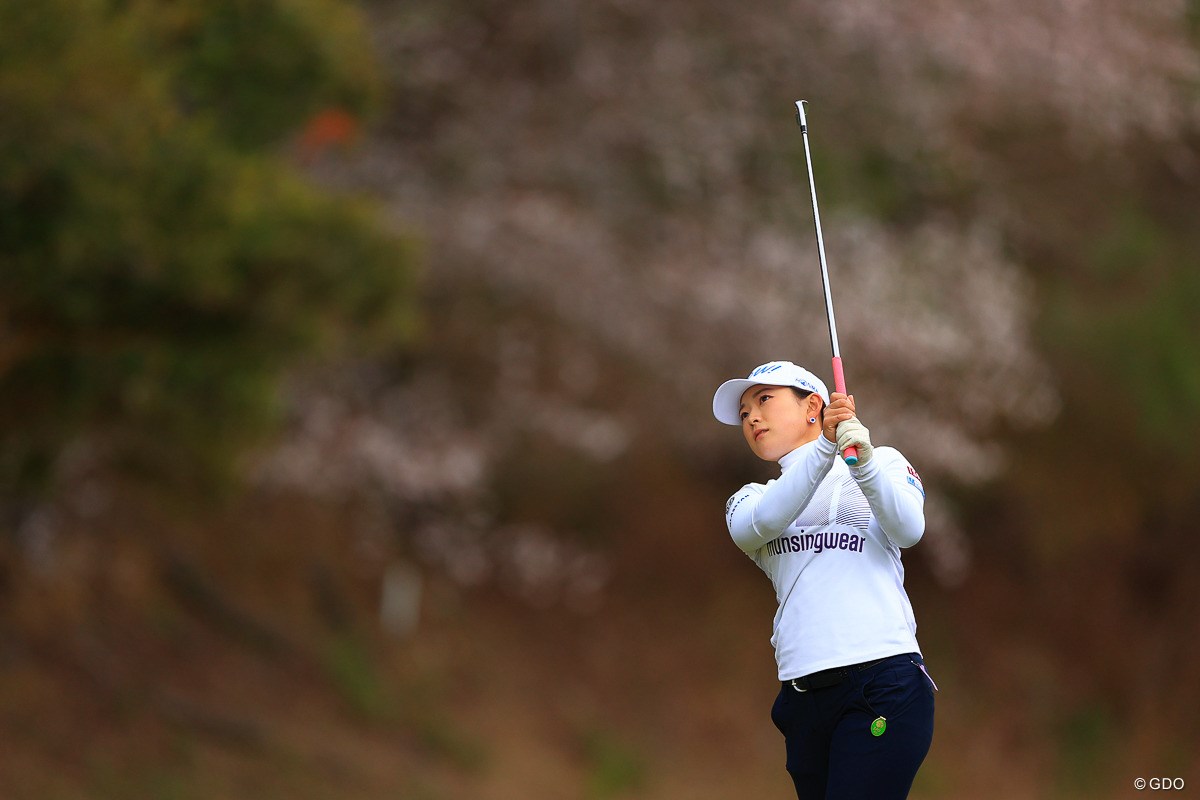 2021年 明治安田生命レディス ヨコハマタイヤゴルフトーナメント 2日目 吉川桃