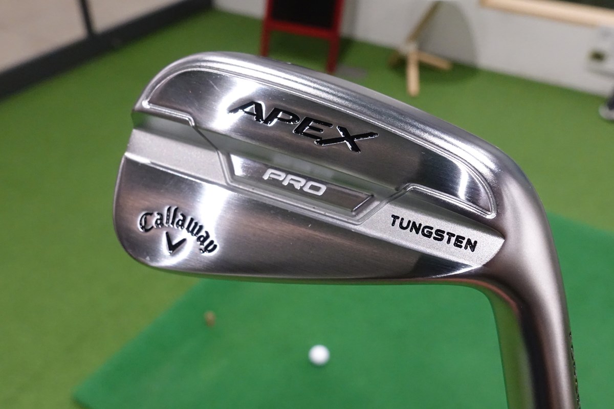 アスリート好みに寄せた中空ヘッド キャロウェイ APEX PRO アイアン 
