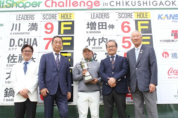 2021年 i Golf Shaper Challenge in 筑紫ヶ丘 最終日 川満歩 川満歩（中央）がうれしいプロ初勝利をあげた（提供JGTO）
