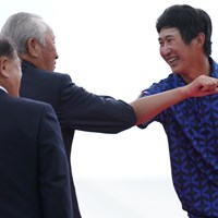 青木会長と肘タッチ 2021年 関西オープンゴルフ選手権競技 最終日 星野陸也