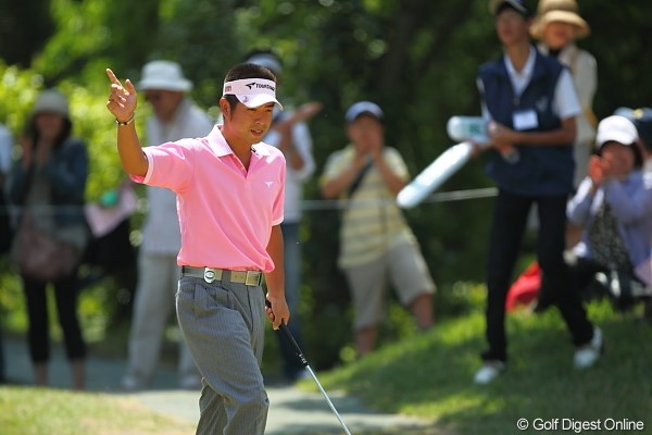 2010年 日本プロゴルフ選手権大会 日清カップヌードル杯 最終日 池田勇太 バーディーパットを決めて勢いに乗りたかった池田プロ。