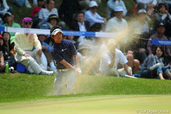 2010年 日本プロゴルフ選手権大会 日清カップヌードル杯 最終日 藤田寛之 砂の飛び方選手権では、今日優勝の藤田プロ。