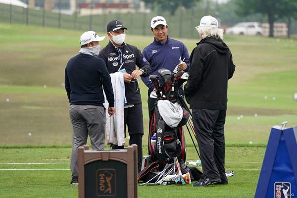 開幕2日前にドライビングレンジで練習する松山英樹