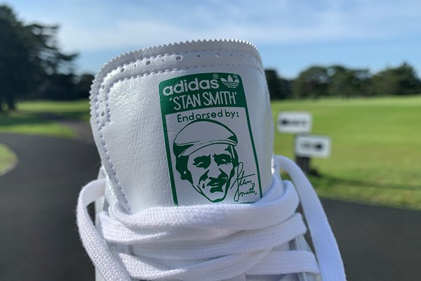 アディダスの名作シューズをゴルフ場で履いてみた 「スタンスミス ゴルフ」のシュータン