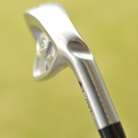 ネックの斜めに入ったノッチ（切れ目）は、重量配分や、ライ、ロフト角調整に役立つ 新製品レポート 「ピンの鍛鉄鍛造モデル」PING アンサーアイアン NO.4