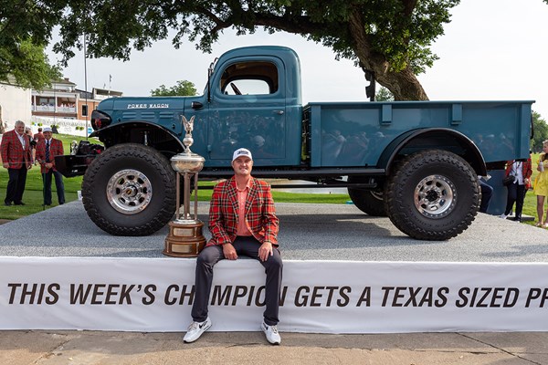 ジェイソン・コクラックが今季2勝目を挙げた。このトラックもらうんだろうか… (Andrew Dieb/Icon Sportswire via Getty Images)
