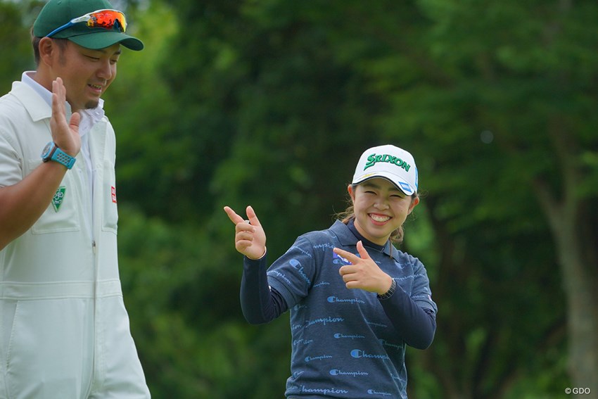 うちのキャディ イケメンでしょ いやいや そんなぁ 21年 アース モンダミンカップ 事前 山下美夢有 フォトギャラリー Gdo