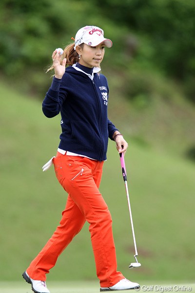 2010年 ヨネックスレディスゴルフトーナメント 初日 上田桃子 今日はバーディ2つでした