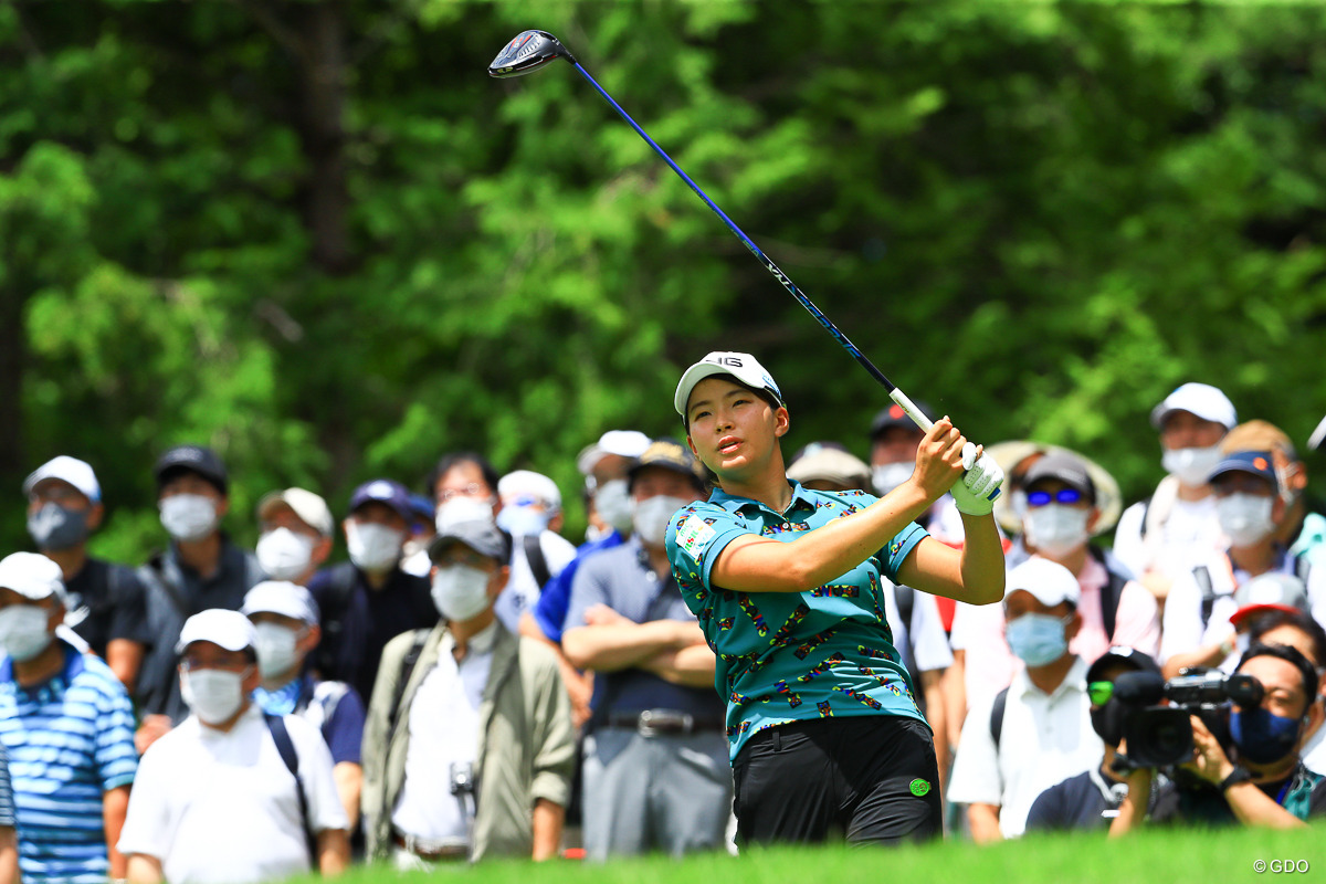 どうやってスイングしたら」緊張の復帰戦 渋野日向子は成長実感【国内女子ツアー LPGA】｜GDO ゴルフダイジェスト・オンライン