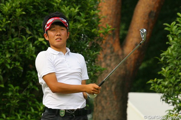 2010年 ダイヤモンドカップゴルフ 2日目 浅地洋祐 17歳のアマチュア浅地洋祐が堂々の2位タイで決勝ラウンド進出を決めた