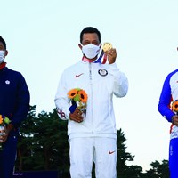 金メダルを獲得したザンダー・シャウフェレ（中央）。銀のロリー・サバティーニ（右）、銅のパン・チェンツェン 2021年 東京五輪 最終日 パン・チェンツェン ザンダー・シャウフェレ ロリー・サバティーニ