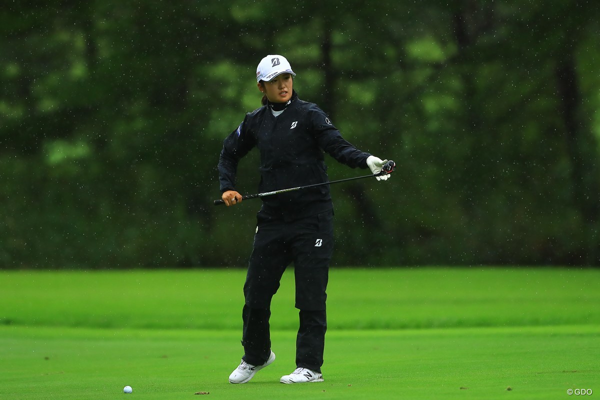 銀メダリストのアナウンス 稲見萌寧はガマンの「70」でリスタート