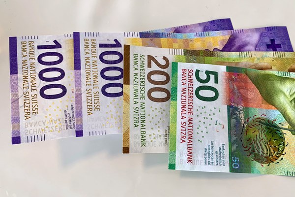2021年 オメガ ヨーロピアンマスターズ 事前 プロアマでゲットした大金 プロアマで2500スイスフランを獲得しました。約30万円だけどお札がたった4枚