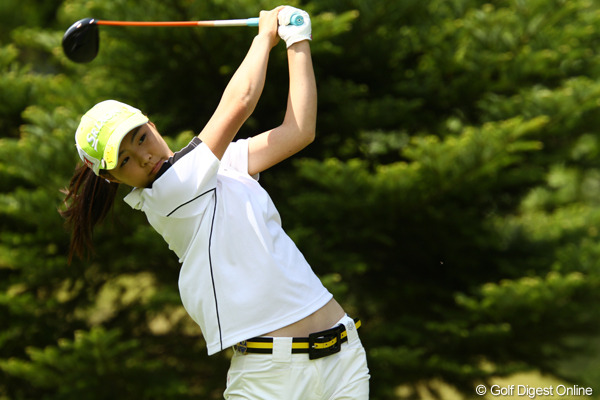 13歳の高橋恵が4アンダーで予選を突破！