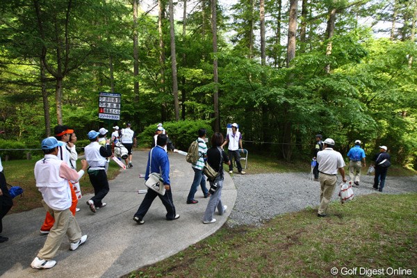 2010年 リゾートトラストレディス 2日目 11番から12番のインターバル