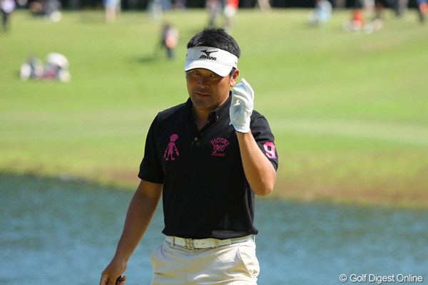 2010年 日本ゴルフツアー選手権 シティバンク カップ 宍戸ヒルズ 3日目 手嶋多一 9番で1.5mのバーディパットを沈めた手嶋。こんなもんよ的な表情