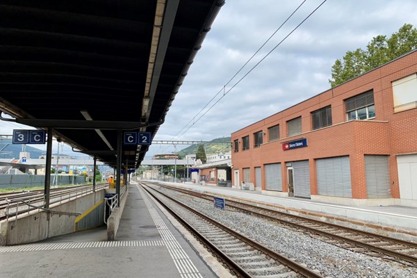 2021年 イタリアオープン 事前 シエール駅 スイスのシエール駅から電車での旅が始まりました