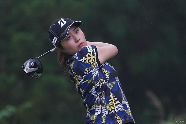 2021年 ゴルフ5レディス プロゴルフトーナメント 初日 大里桃子 大里桃子が首位で発進した