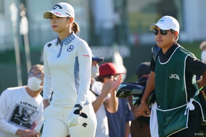 頑張れよ！ 2021年 日本女子オープンゴルフ選手権 初日 柏原明日架