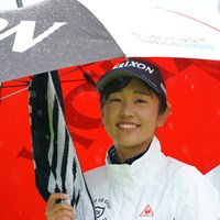 傘さして 2021年 日本女子オープンゴルフ選手権 2日目 菅沼菜々