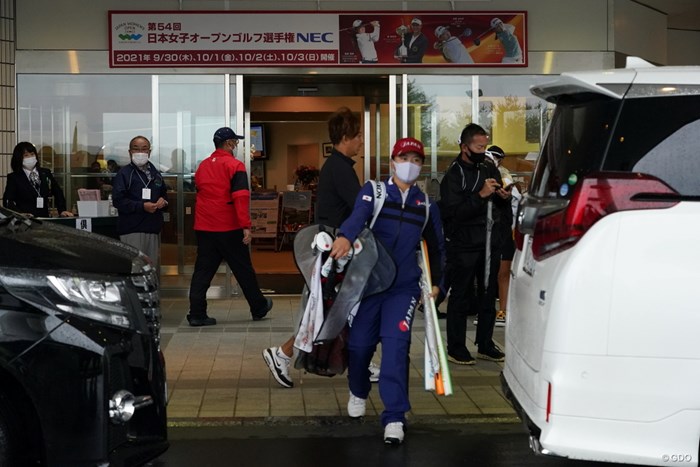 スタートすることなく帰り支度 2021年 日本女子オープンゴルフ選手権 2日目 梶谷翼