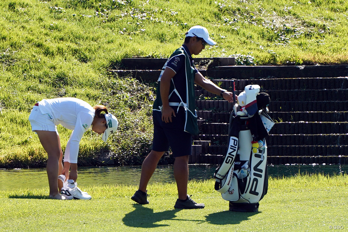 「自分に失望」渋野日向子は「75」で通算1オーバーに後退