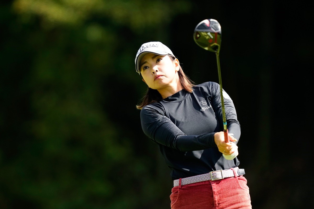 青山加織が6年ぶり大会2勝目へ首位発進／ステップアップツアー【国内女子ツアー LPGA】｜GDO ゴルフダイジェスト・オンライン