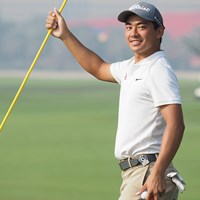 サービス精神旺盛です アジアパシフィックアマチュアゴルフ選手権 初日 阪根竜之介
