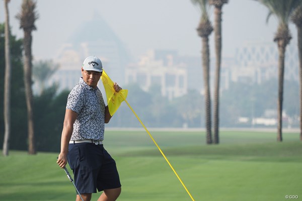 アジアパシフィックアマチュアゴルフ選手権 初日 欧陽子龍 身長193センチ！