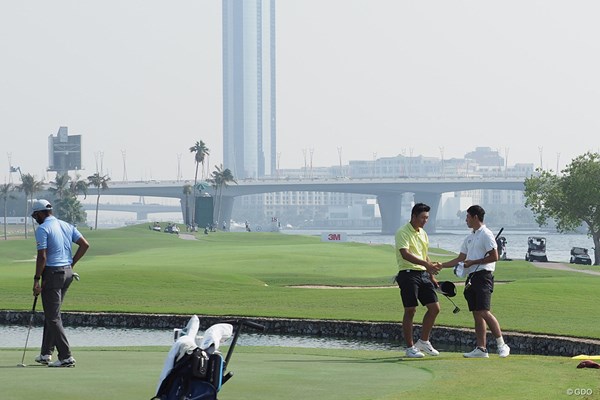 2021年 アジアパシフィックアマチュアゴルフ選手権 初日 中島啓太 同組で回ったリン・ユーシンと仲良く4アンダーでホールアウト