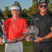大会はミケルソンが制覇、ランガーが年間王者に輝いた（Ben Jared/PGA TOUR via Getty Images) 2021年 チャールズ・シュワブ・カップ選手権  最終日 ベルンハルト・ランガー フィル・ミケルソン