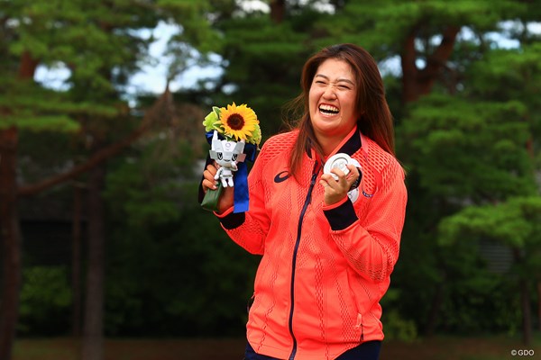 稲見萌寧 銀メダルを獲得し、日本の女子ゴルフ界を盛り上げた（写真は2021年東京五輪）