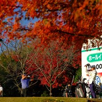紅葉の最終Hole 2021年 ゴルフ日本シリーズJTカップ 2日目 東京よみうりカントリークラブ