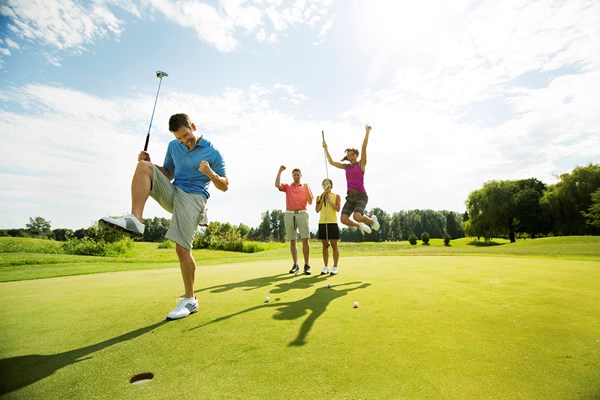 ゴルフ 喜んだり、コミュニケーションをとったり。ゴルフは人とつながるスポーツ（Getty Images）