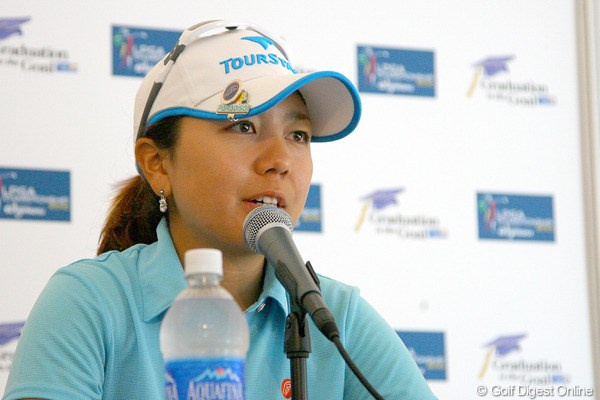 2010年 LPGAチャンピオンシップ 2日目 宮里美香 最初は英語メインで行われていた公式会見だったが・・・