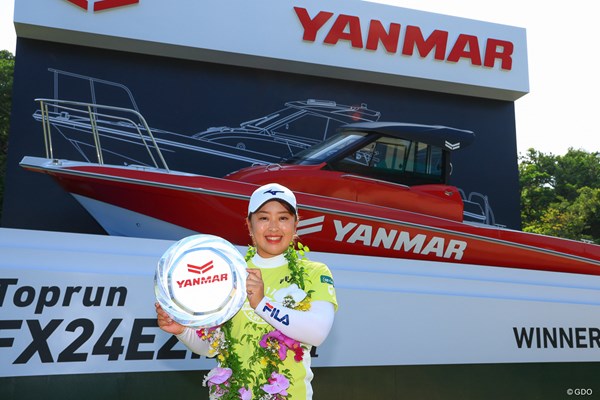 2022年 ダイキンオーキッドレディスゴルフトーナメント 4日目 西郷真央 優勝者特典の副賞は大会によりさまざま。開幕戦ではボートをもらえる