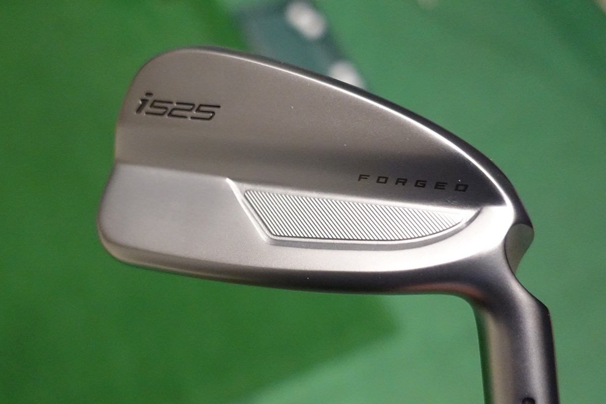 高弾道が打てるブレードタイプの飛び系 ピン i525 アイアン｜GDO 