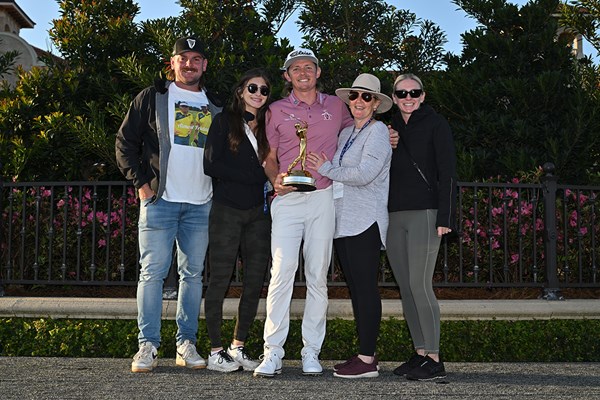 2022年 ザ・プレーヤーズ選手権  最終日 キャメロン・スミス 再会した家族と優勝を分かち合ったキャメロン・スミス（Ben Jared/PGA TOUR via Getty Images)