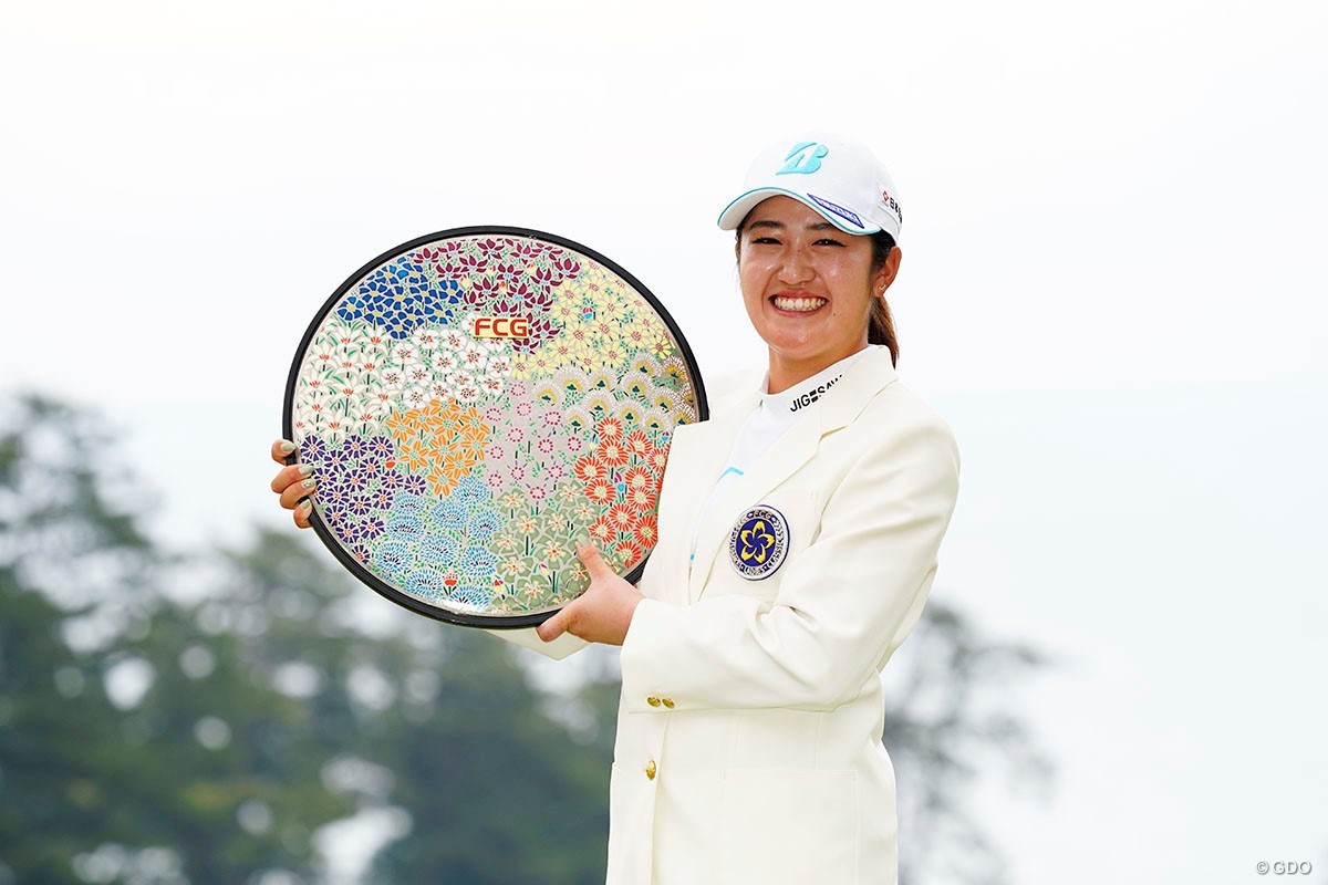 稲見萌寧プロサイン入りフジサンケイレディスオリジナルCAP &ポロシャツ 稲見萌寧プロサイン入りフジサンケイレディスオリジナルCAP